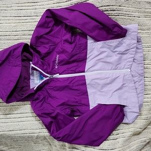 Chic and Functional Columbia Hooded Jacket